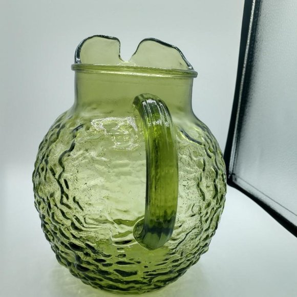 Vintage Anchor Hocking Milano Lido 96 Ounce Pitcher w/Ice Lip - Avocado Green - Picture 2 of 6
